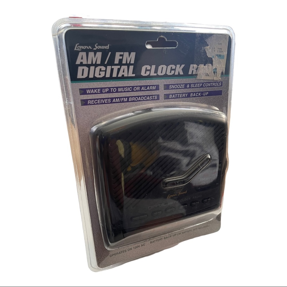 Lenoxx Sound CR-778 AM/FM Digital Alarm Clock Radio  Battery Backup Black New